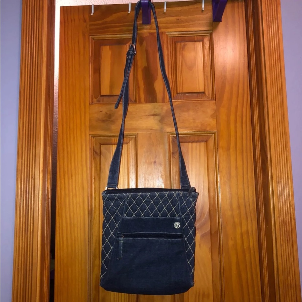 Vera Bradley crossbody purse.
